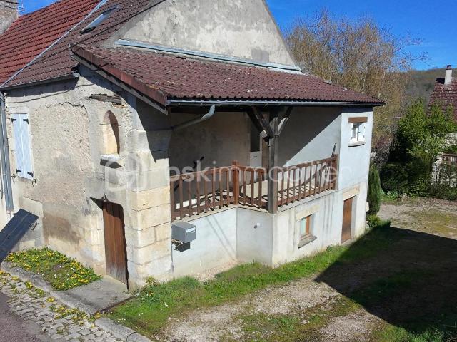 Ensemble de 3 lots de caractère à Massangis: 50 000 €