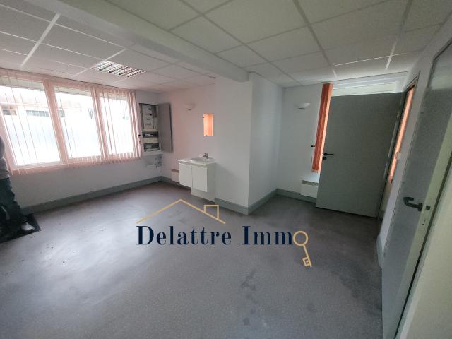 Ensemble de bâtiments à usage d'habitation et à usage commercial