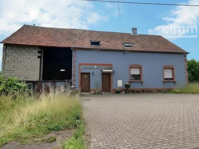 Ensemble immobilier comprenant 2 appartements + grange à BEHREN