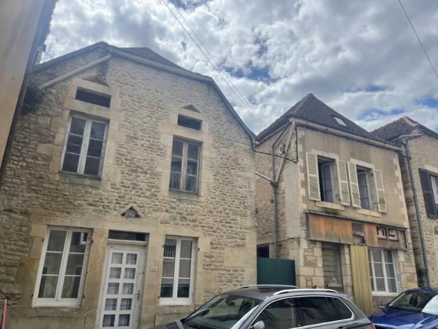 ENSEMBLE DE BIENS PROCHE MONTBARD