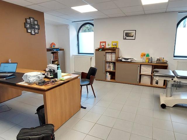 ENSEMBLE DE BUREAUX DE 198 M2 ETAT NEUF