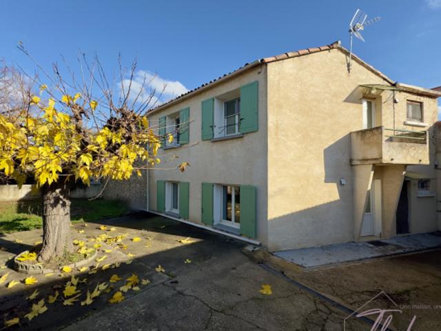 Ensemble de charme de 223 m2 au coeur du village: Maison rén