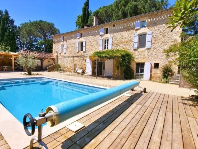 Ensemble de deux maison, deux piscines et gros potentiel loc. 475m² Puy l'Evêque