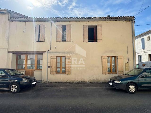 Ensemble de deux logements à BOURG