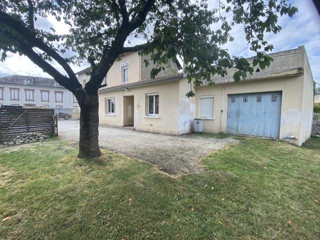 Ensemble de deux logements avec hangar