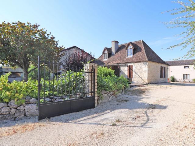 Ensemble de maisons, avec vue sur la campagne