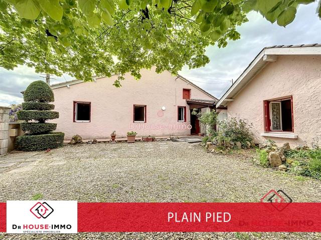 Ensemble de plain pied avec parc, garage et dépendance 94m² Sourzac