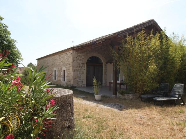 Deux maisons en pierre: investissement locatif ou rapprochement familial au coeur du Quercy Blanc