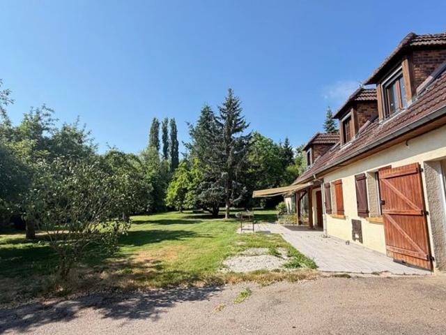 Ensemble immobilier: Maison 146 m2, maison annexe 50 m2, pi