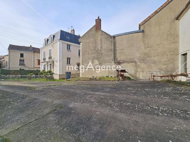 ENSEMBLE IMMOBILIER MAISON 150 M² ET DEPENDANCES 292 M²