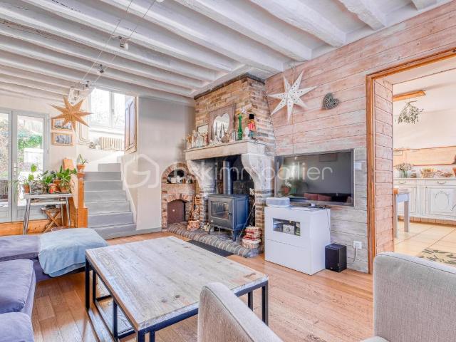 Ensemble immobilier: Maison, appartement et grange