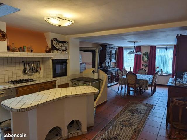 Ensemble immobilier maison de village de 170 m² sur terrain de 64.29 ares