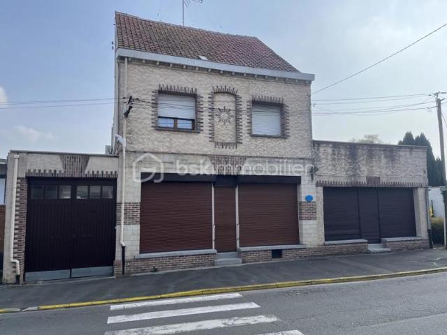 Ensemble immobilier Maison+Local commercial+Magasin