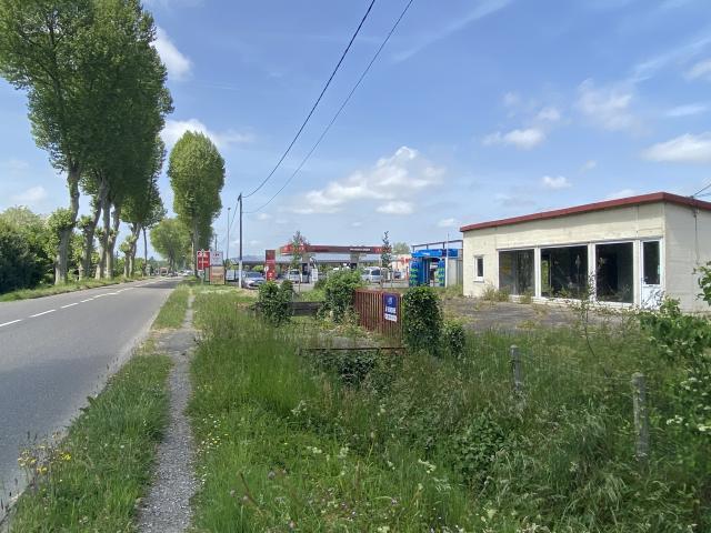 Ensemble immobilier mixte avec grande visibilité