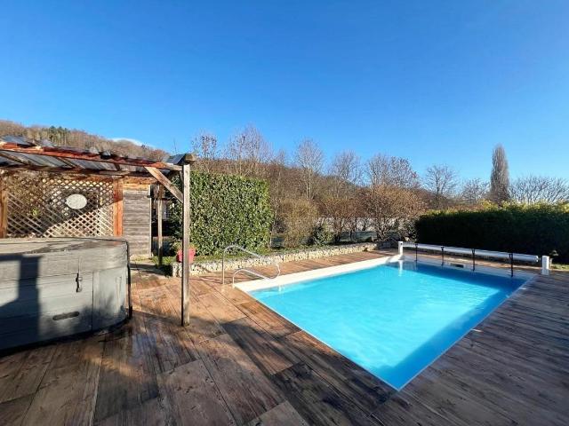 Ensemble Immobilier Mixte Locaux Professionnels + Habitation 288m² Sentheim