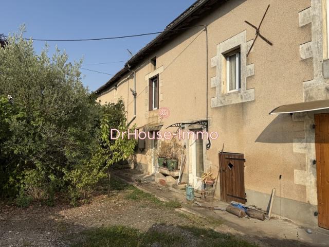 Ensemble immobilier à Neuville de Poitou