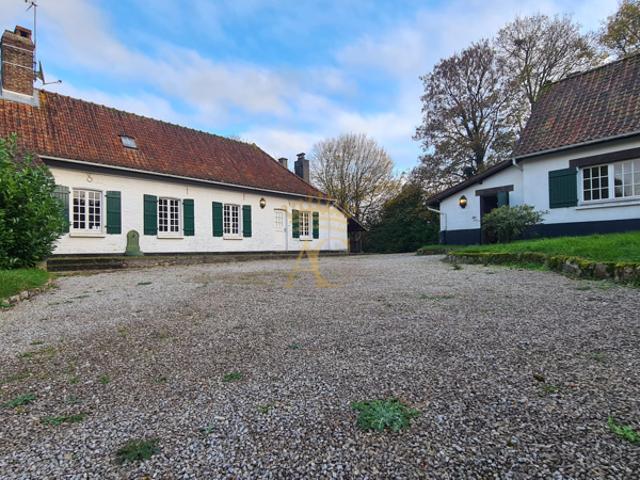 Ensemble immobilier au coeur de la vallée de la Course, cadre