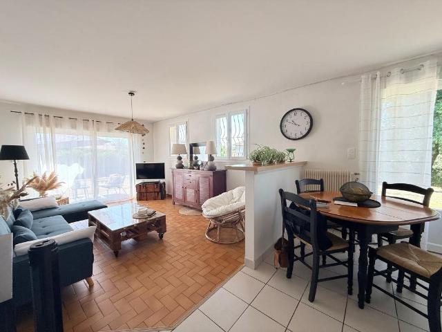 Ensemble immobilier avec 2 appartements loués Rentabilité. 144m² Barcelonne du Gers