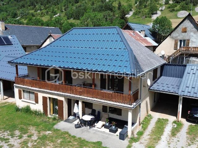 ENSEMBLE IMMOBILIER AVEC 4 LOGEMENTS, VUE PANORAMIQUE