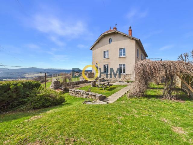ENSEMBLE IMMOBILIER AVEC DEUX HABITATIONS 316 M2 HABITABLE