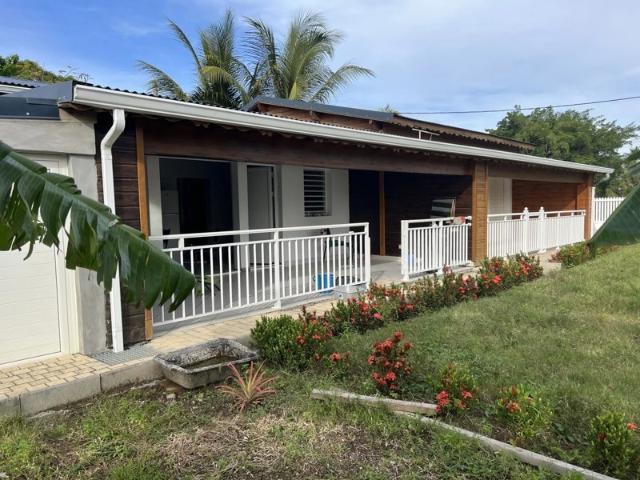 Ensemble immobilier avec fort potentiel locatif – Sainte Anne