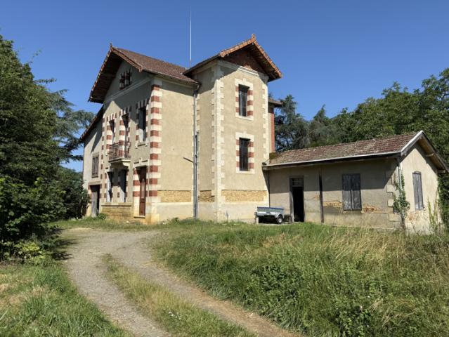 Ensemble Immobilier avec Maison d'Amis et Dépendances proche