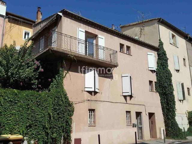 Ensemble immobilier avec parking
