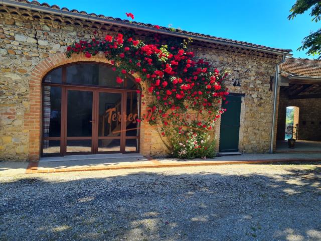 Ensemble immobilier avec piscine et terrain constructible 224m² Anduze