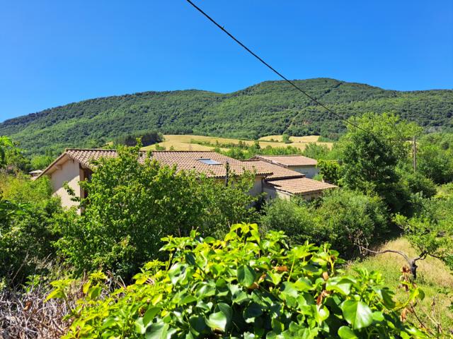 Ensemble immobilier avec vue sur le Pic de Bugarache
