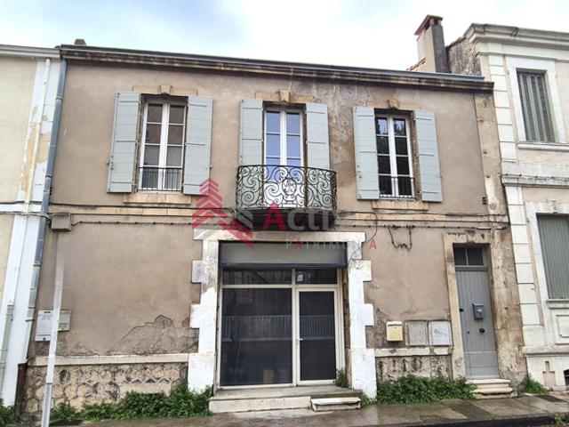 Maison avec local professionnel Arles