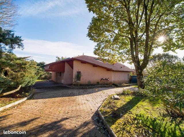 Ensemble immobilier à GEAUNE