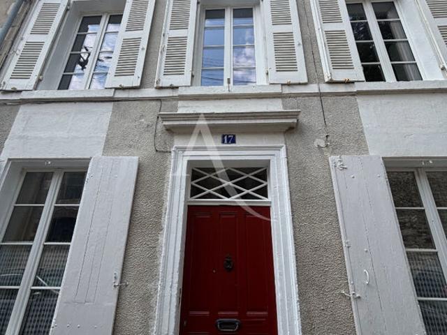 Ensemble immobilier à Fontenay Le Comte