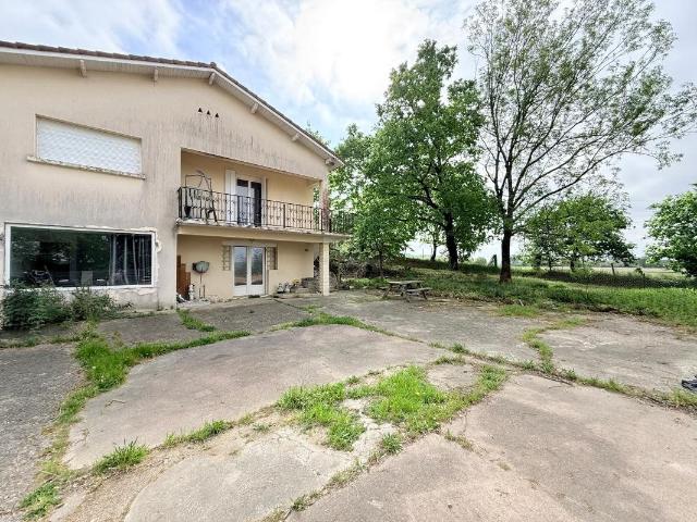Ensemble immobilier à fort potentiel 250m² Lannux