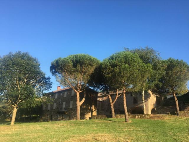 Ensemble immobilier à fort potentiel à la frontière Aveyron / Tarn