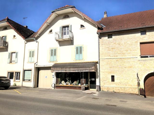 Ensemble immobilier a SANCEY 25430