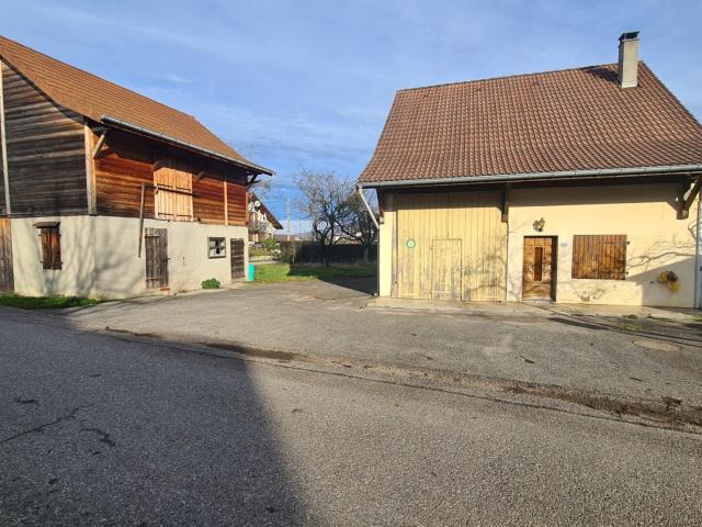 ensemble immobilier a st pierre en faucigny sur terrain plat de