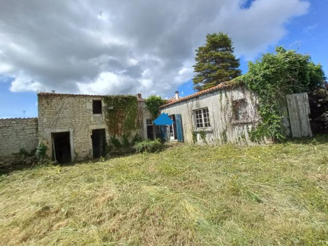 ENSEMBLE IMMOBILIER A RENOVER PROCHE SAINT PIERRE D'OLERON