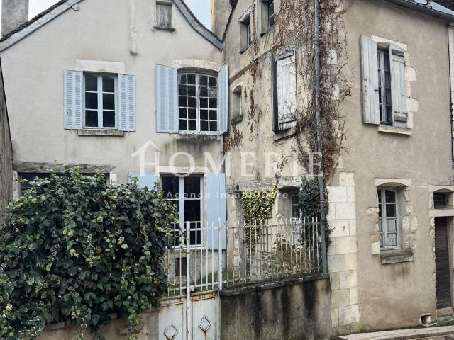 ENSEMBLE IMMOBILIER A RENOVER SANCERRE CENTRE