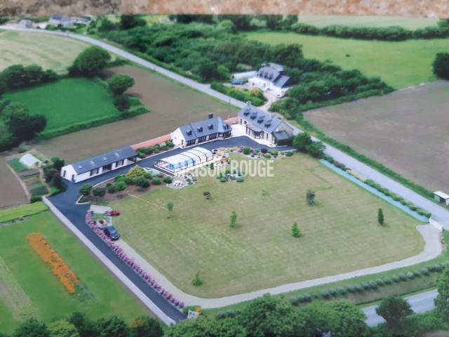 Ensemble immobilier Piscine TONQUEDEC