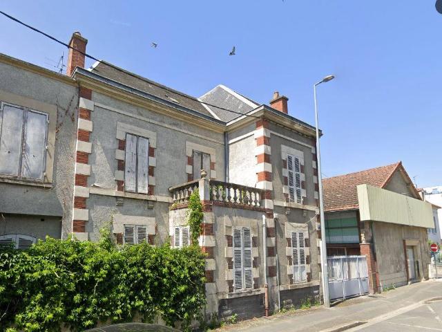 Ensemble immobilier à vendre avec maison et dépôt 192m² Montluçon
