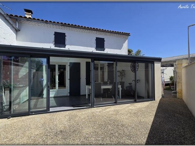 Ensemble immobilier à vendre 14 pièces LES EGLISES D'ARGENTEUIL 17 maison principale + gîte + dépendances