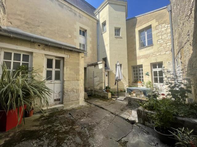 Ensemble immobilier: charme, volume et potentiel à exploite. 219m² Loudun