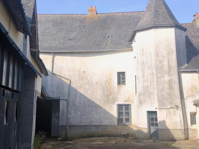 Ensemble immobilier Chémeré le Roi