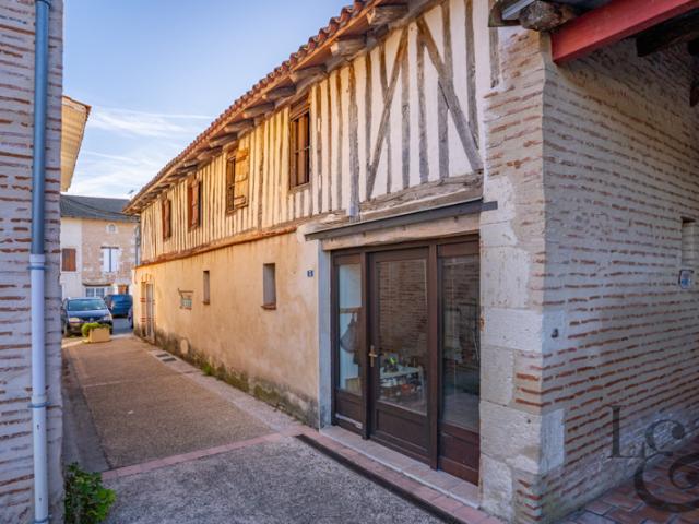 Ensemble immobilier composé d'un local commercial et de 7 appartements au Temple sur Lot Lot et Garonne, 47