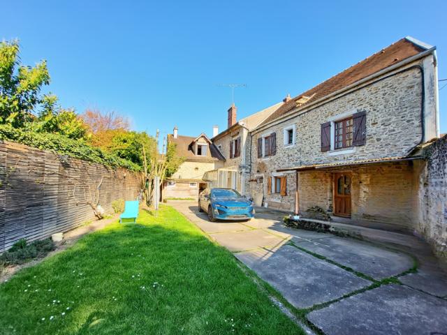 Ensemble immobilier comprenant: 1 grande maison + apparteme