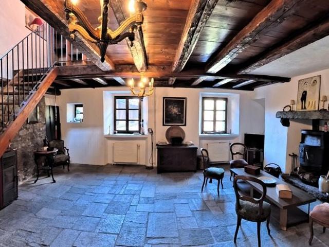 Ensemble immobilier d’exception presbytère Tarentaise Cour. 596m² Courchevel