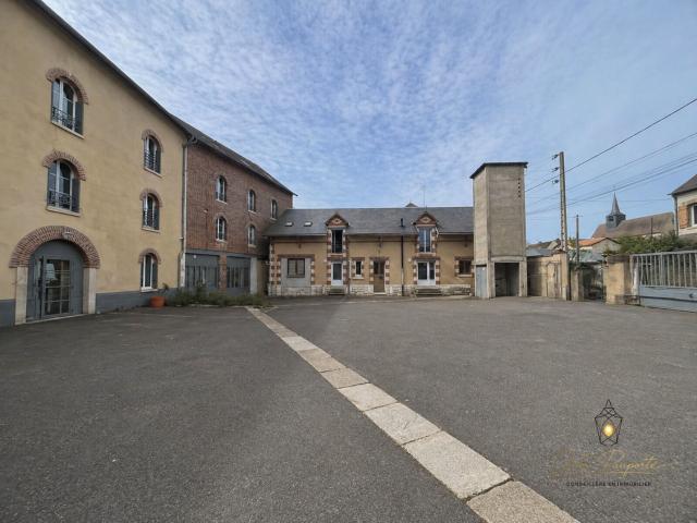 Ensemble immobilier de caractère 15 logements loués fort potentiel