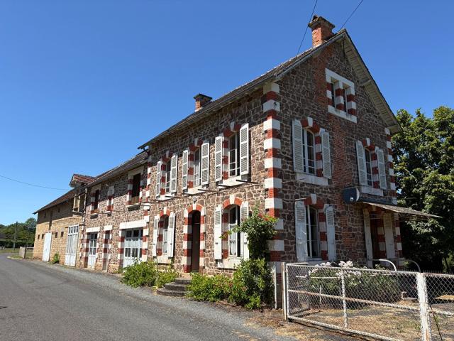 Ensemble immobilier de caractère à fort potentiel 120m² Ayen
