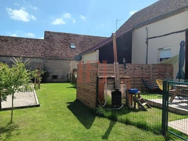 ENSEMBLE IMMOBILIER DE DEUX HABITATIONS AVEC DÉPENDANCE EN