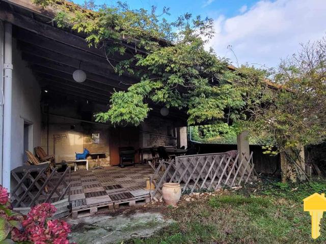 Ensemble immobilier de 164,50 m2 sur un terrain de 719 m2, Saint Fort sur Gironde